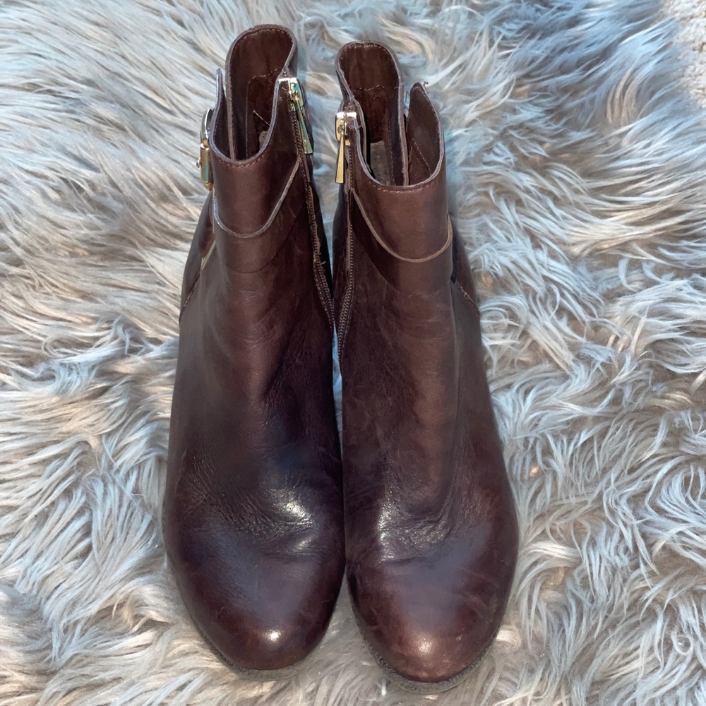 Vince Camuto Harriet Soft Leather Stacked Ankle Heeled Boot Size 8.5 - Picture 3 of 13